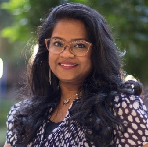 Tina Thomas Photo 28