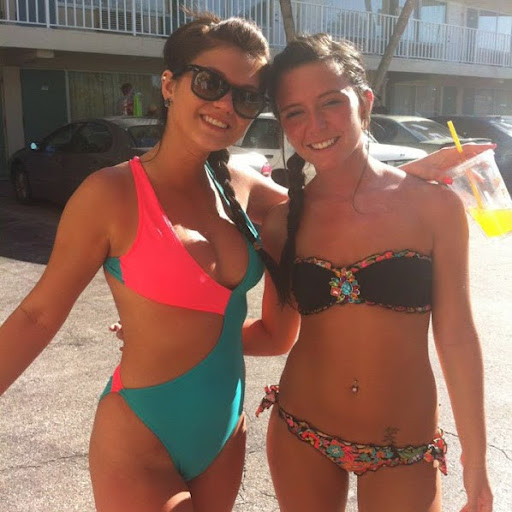 Sarah Hunt Photo 28