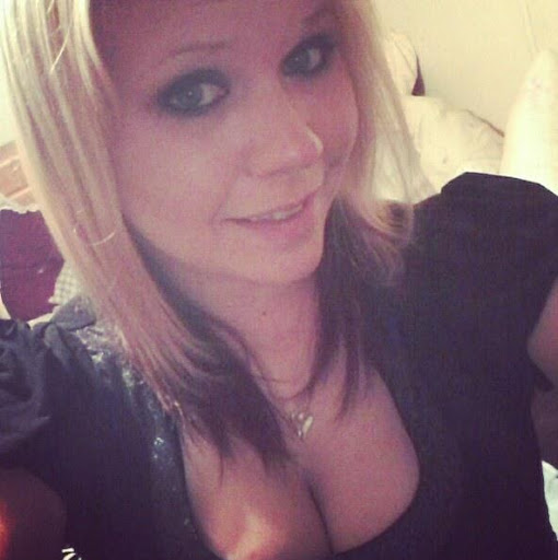 Amanda English Photo 12