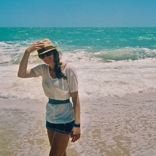 Stephanie Low Photo 21