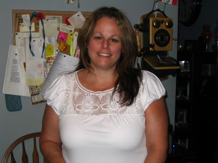 Lisa Hughes Photo 39
