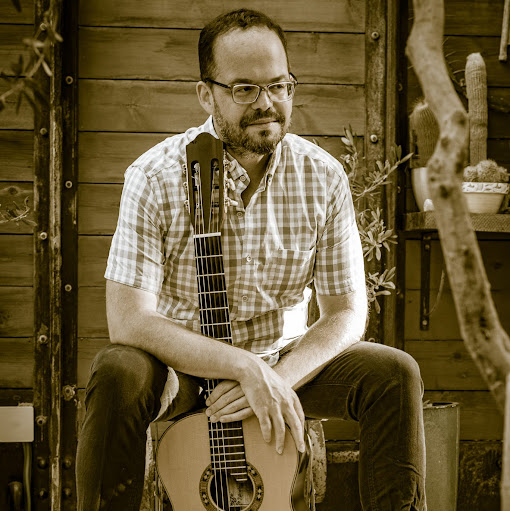 Ariel Lazarus Photo 11