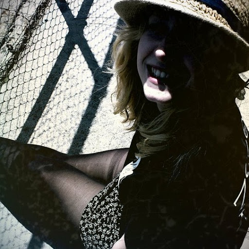 Nicki Stevenson Photo 7