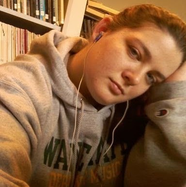 Emily Leach Photo 29