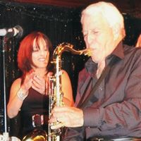 Michelle Davison Photo 26