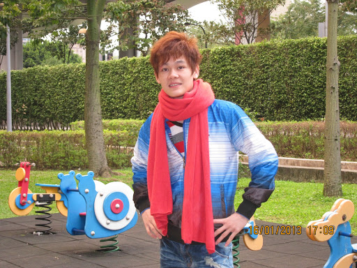 Linh Thach Photo 20