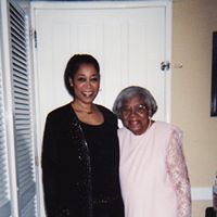 Yolanda Clark Photo 23