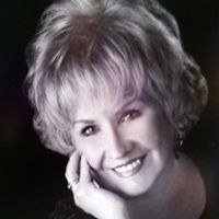 Janet Stephens Photo 25