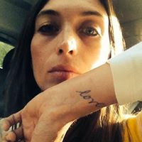 Sarah Hewes Photo 15