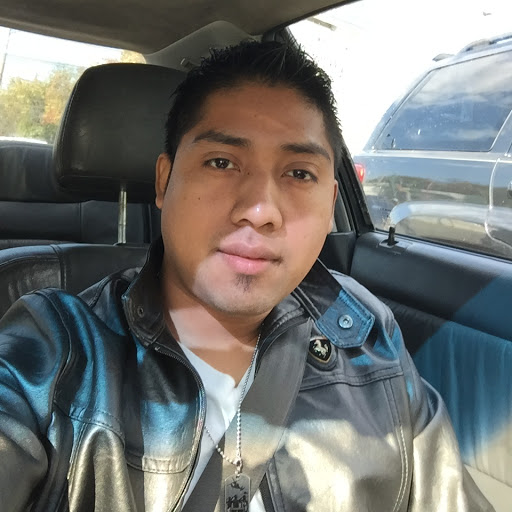 Elias Gomez Photo 25