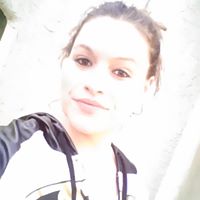 Danielle Benfield Photo 3