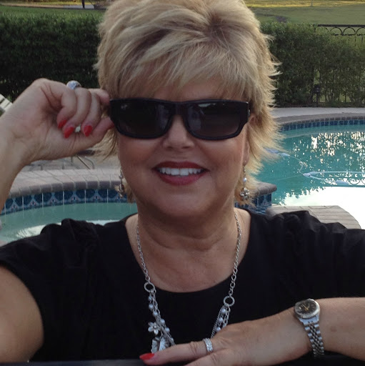 Linda Garrett Photo 28