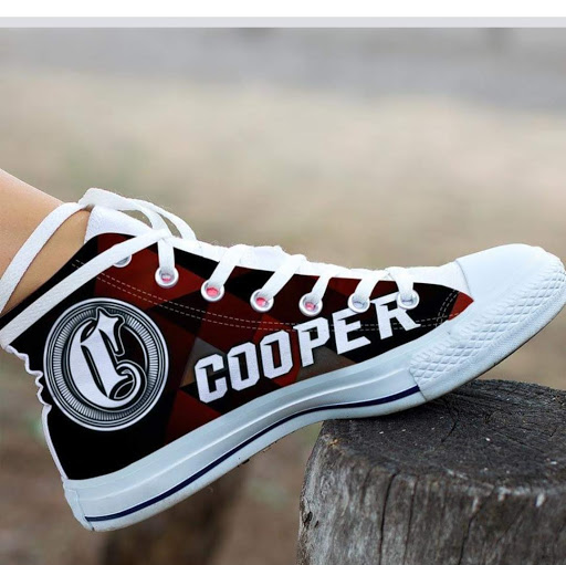 Robyn Cooper Photo 30