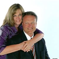 Elizabeth Howell Photo 47