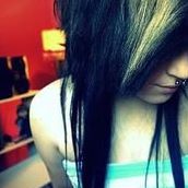 Dayna Moore Photo 16