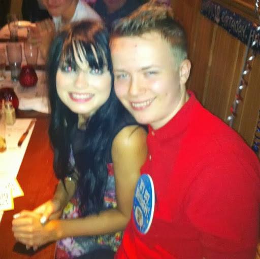 Danielle Farrell Photo 17