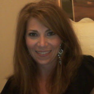 Julie Pinedo Photo 16