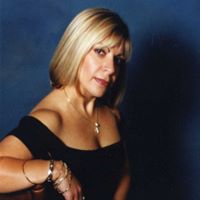 Anne Ferraro Photo 14