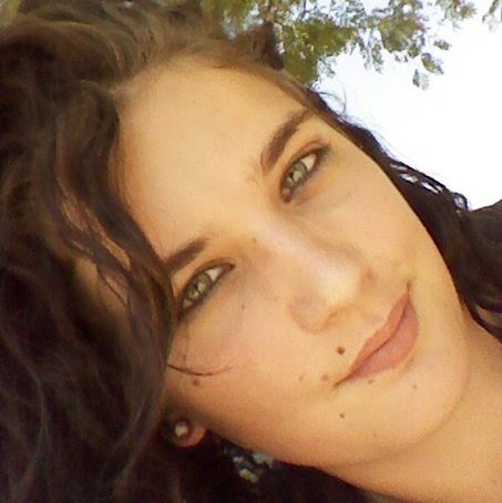 April Moody Photo 15