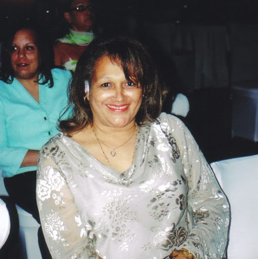 Sandra Crump Photo 28