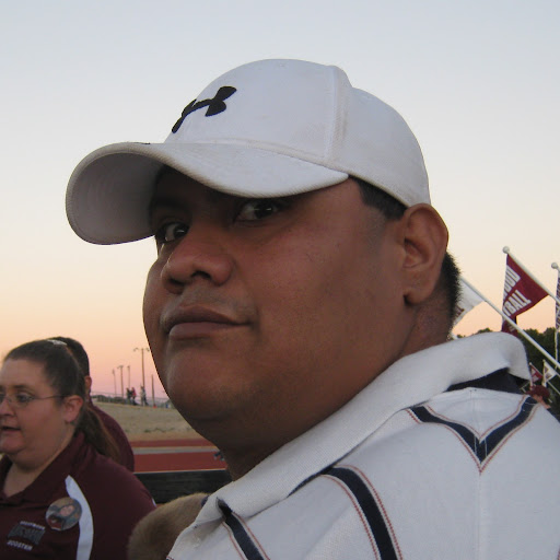 Carlos Salazar Photo 33