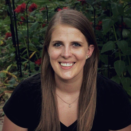 Nicole Wisniewski Photo 17