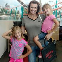 Stephanie Petersen Photo 25