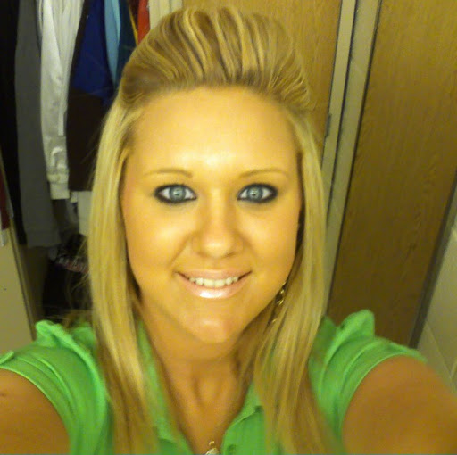 Amber Smith Photo 32