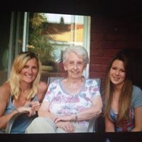 Elizabeth Cochrane Photo 31