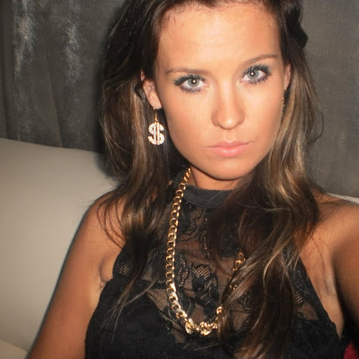 Amy Pearce Photo 27