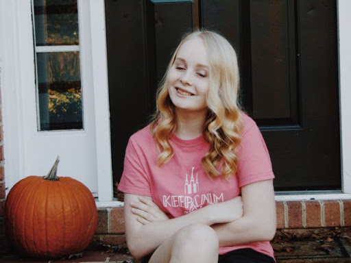 Laura Vance Photo 16
