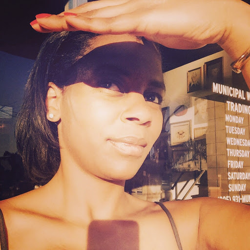 Erica Armstrong Photo 30