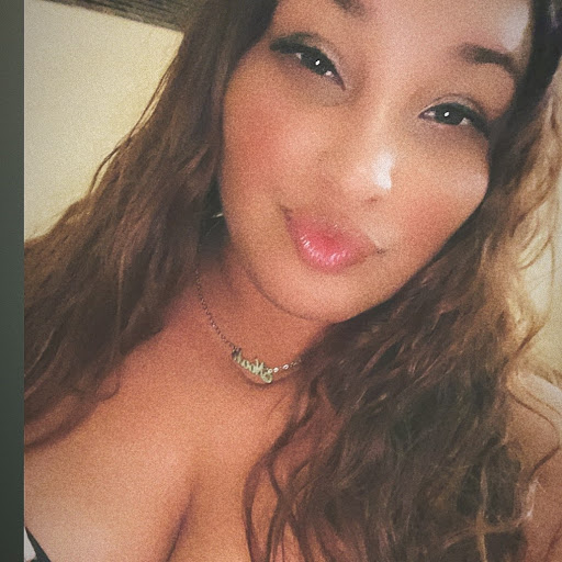 Amanda Aviles Photo 15