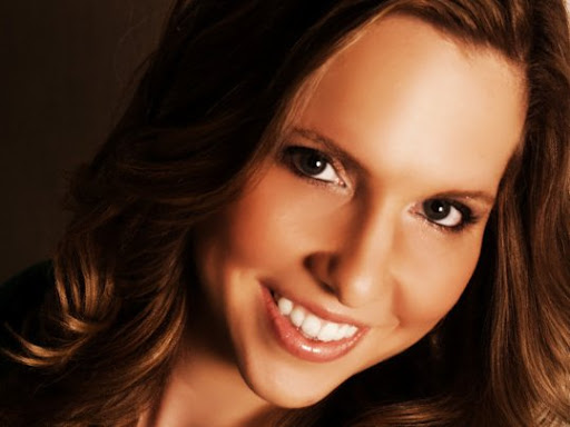 Heather Vogel Photo 36