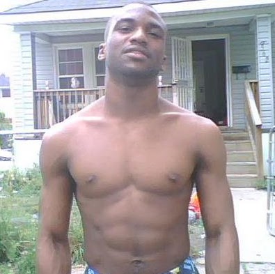 Derrick Hampton Photo 34