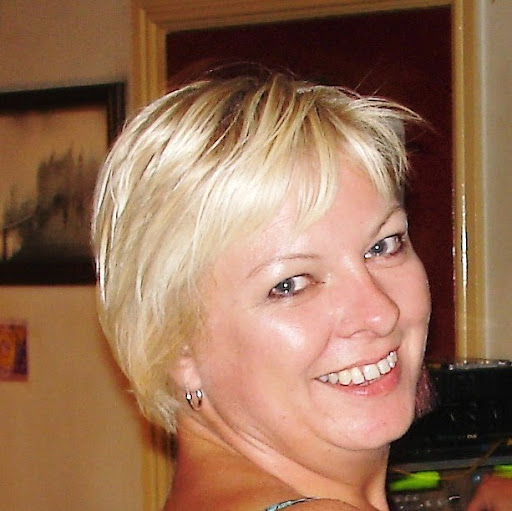 Diane Roberts Photo 31