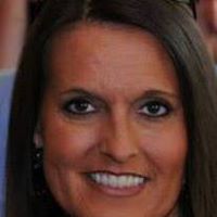 Rebecca Arnold Photo 29
