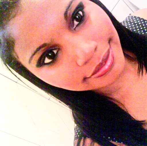 Julianne Fernandes Photo 2