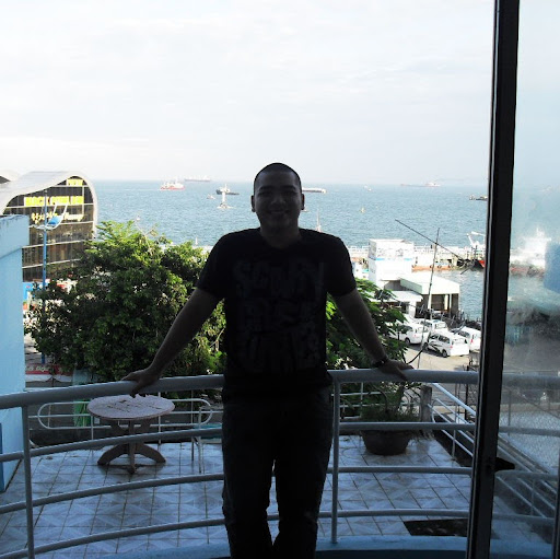 Nhat Bui Photo 28