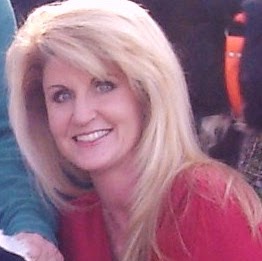 Kelly Little Photo 13
