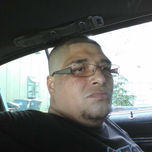 Robert Hernandez Photo 39