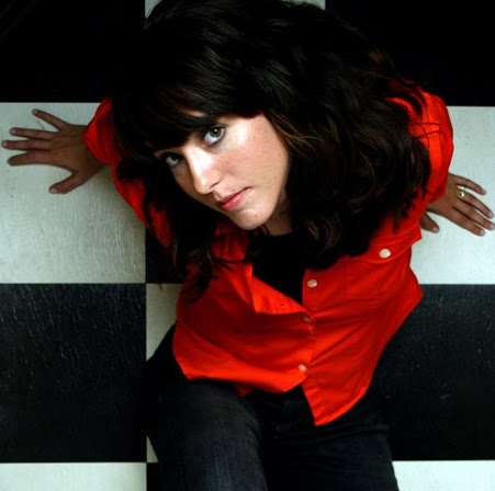 Renee Thompson Photo 31