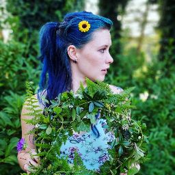 Laura Cooper Photo 7