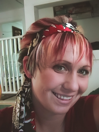 Leah Moore Photo 11