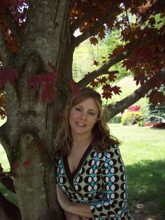 Angela Hall Photo 30