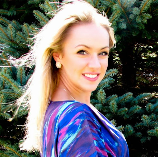 Elizabeth Gervais Photo 18