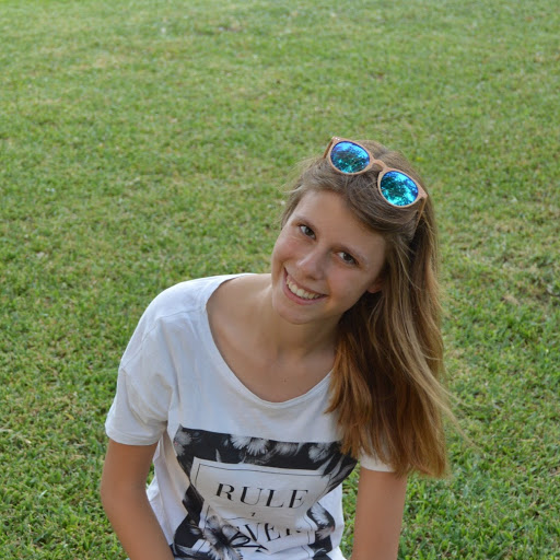 Claudia A Photo 19