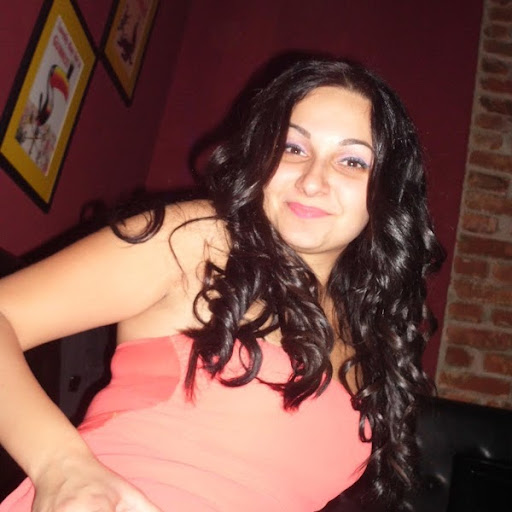 Alexandra Petrisor Photo 9