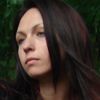 Leila Martin Photo 26
