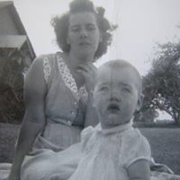 Pamela Mowry Photo 20
